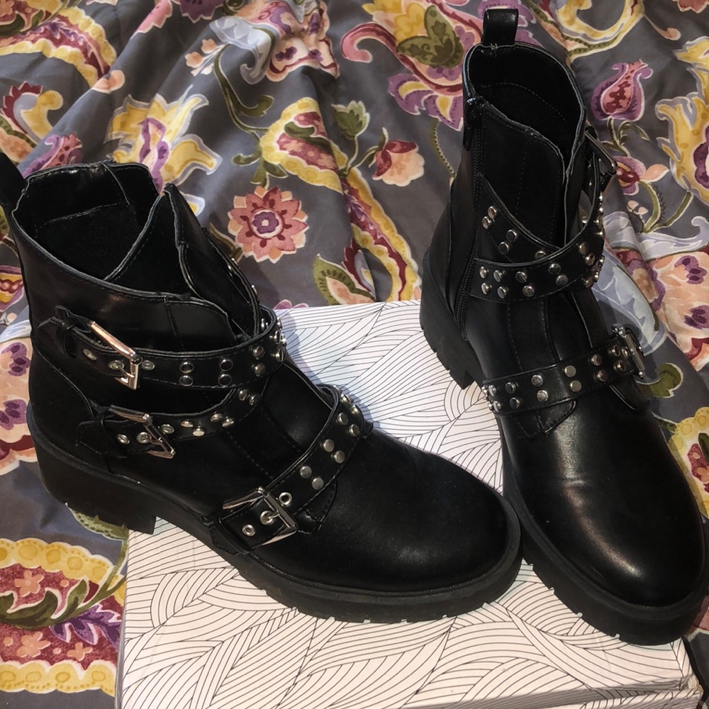 Shoes - Picture 2 of 3